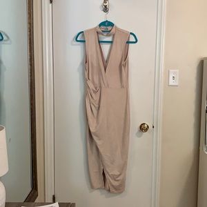 Soft tank dress with trendy choker collar